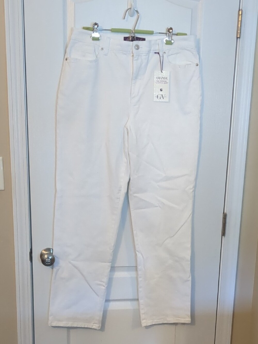 Gloria Vanderbilt White Jeans